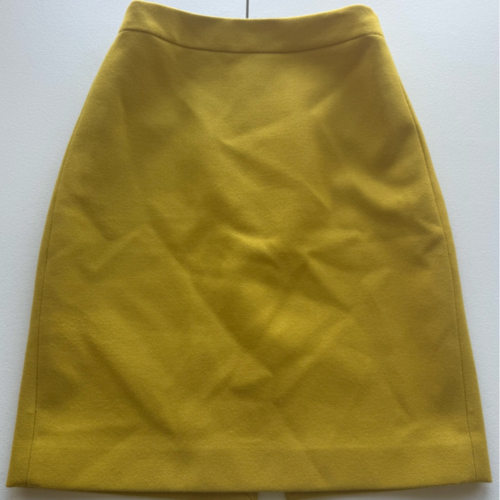J.CREW No. 2 Pencil Skirt 100% Wool Mustard Yellow, Size 6 Petite